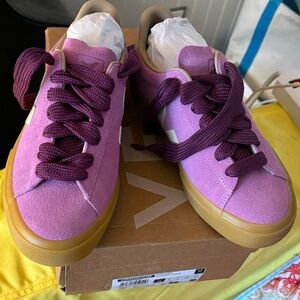 VEJA Campo suede sneakers with gum sole-NEW IN BOX-women’s size 7